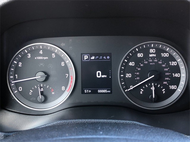 Hyundai Tucson Vehicle Full-screen Gallery Image 13