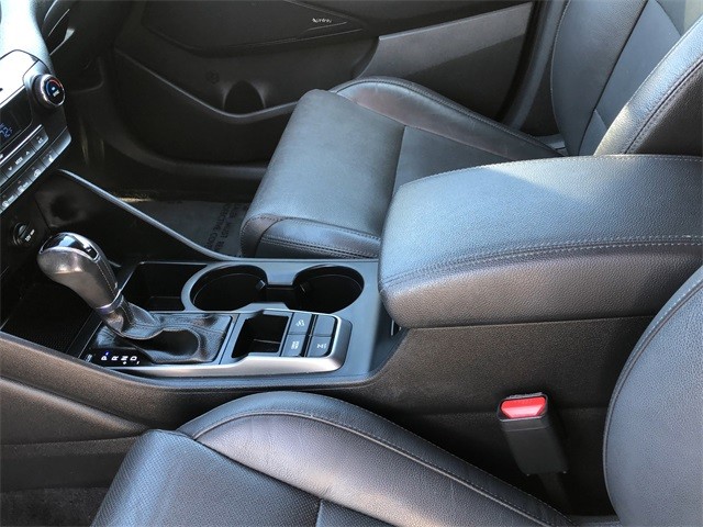 Hyundai Tucson Vehicle Full-screen Gallery Image 19