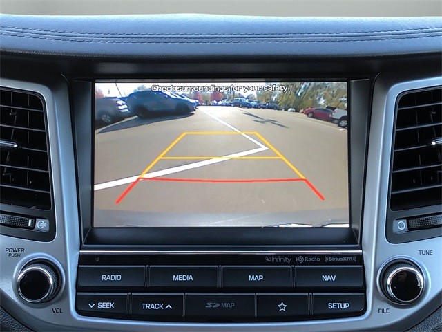 Hyundai Tucson Vehicle Full-screen Gallery Image 22