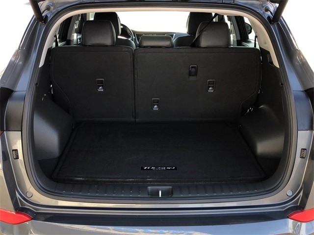 Hyundai Tucson Vehicle Full-screen Gallery Image 26