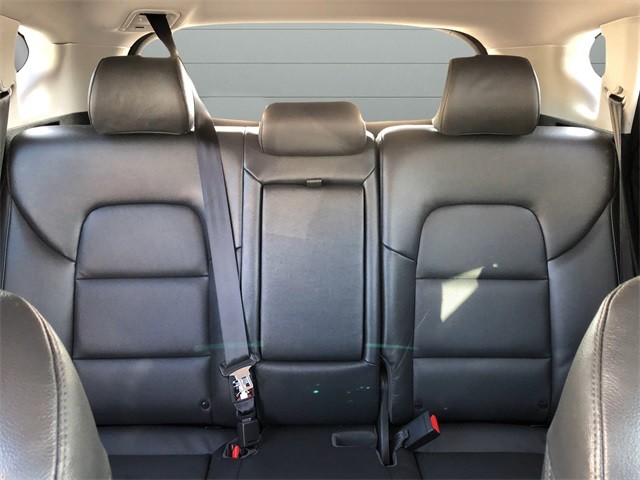 Hyundai Tucson Vehicle Full-screen Gallery Image 28