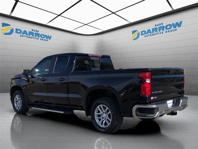 Chevrolet Silverado 1500 Vehicle Full-screen Gallery Image 3