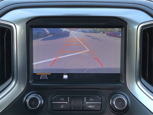 Chevrolet Silverado 1500 Vehicle Full-screen Gallery Image 21