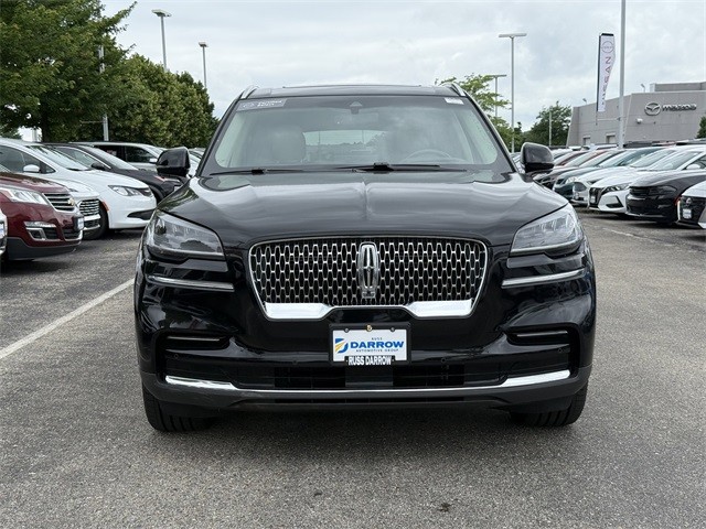 Lincoln Aviator Vehicle Full-screen Gallery Image 2