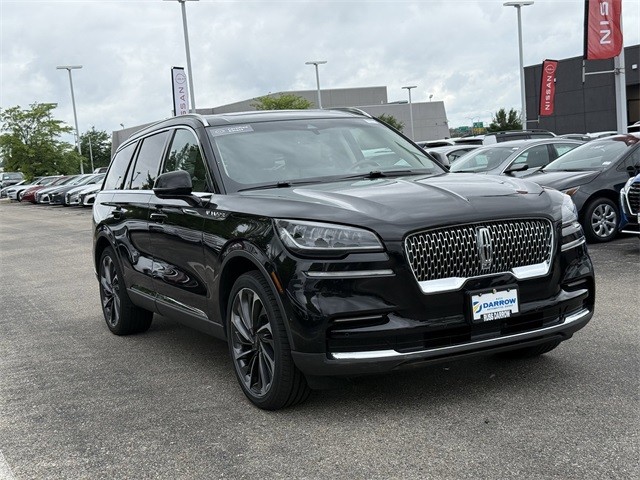 Lincoln Aviator Vehicle Full-screen Gallery Image 3