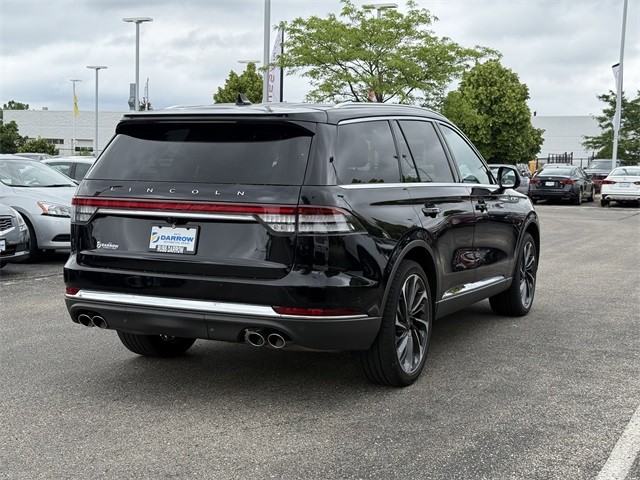 Lincoln Aviator Vehicle Full-screen Gallery Image 5