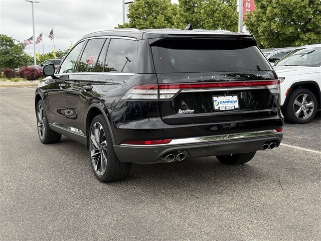 Lincoln Aviator Vehicle Full-screen Gallery Image 7