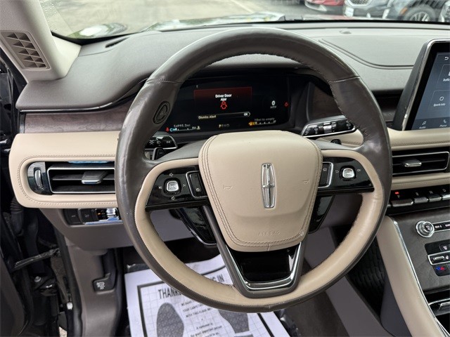 Lincoln Aviator Vehicle Full-screen Gallery Image 14
