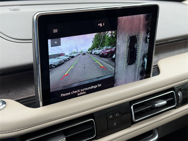 Lincoln Aviator Vehicle Full-screen Gallery Image 20