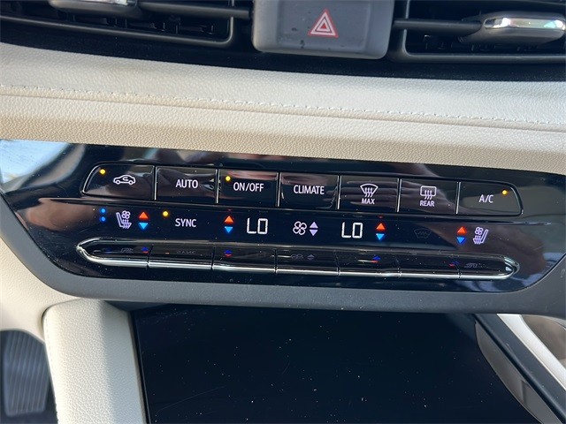 Buick Envision Vehicle Full-screen Gallery Image 20