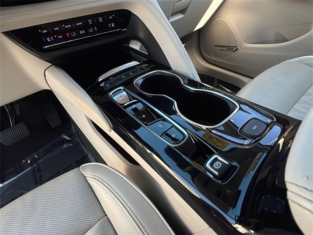 Buick Envision Vehicle Full-screen Gallery Image 21