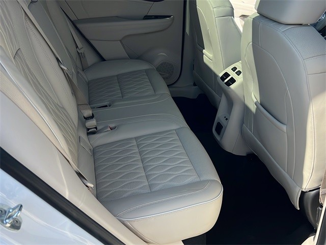 Buick Envision Vehicle Full-screen Gallery Image 22