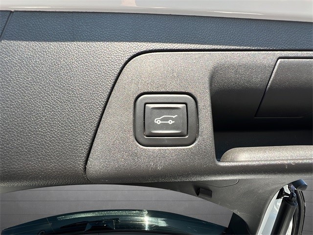 Buick Envision Vehicle Full-screen Gallery Image 26
