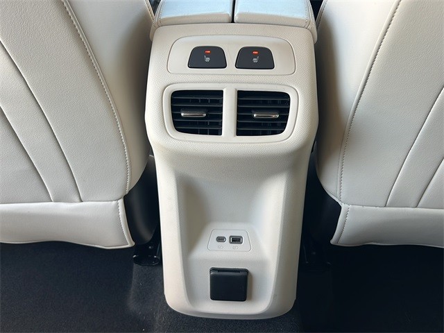 Buick Envision Vehicle Full-screen Gallery Image 27