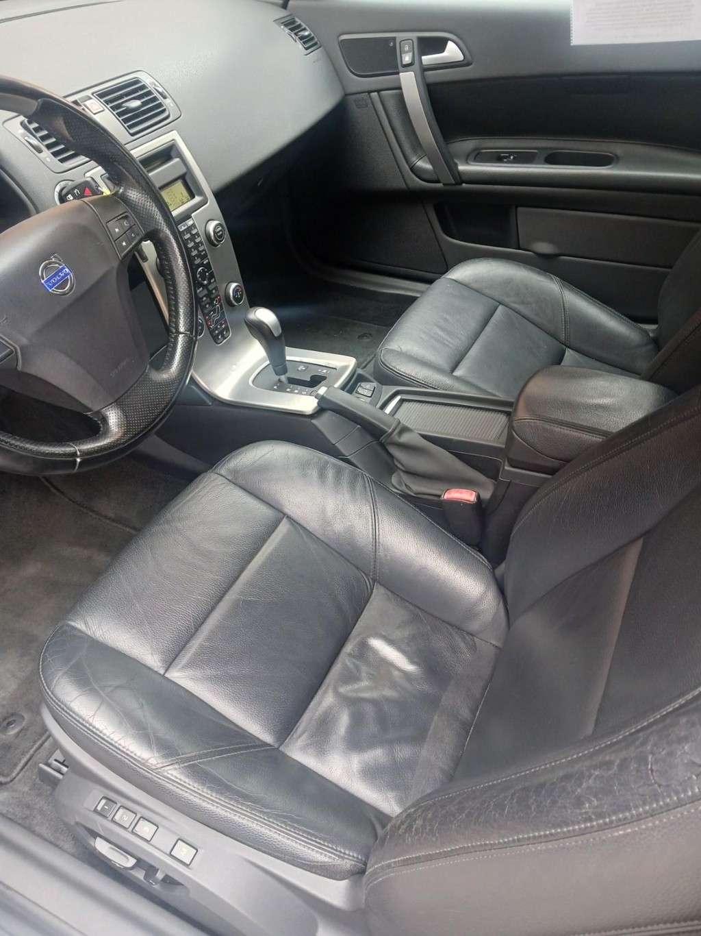 Volvo C70 Vehicle Full-screen Gallery Image 05