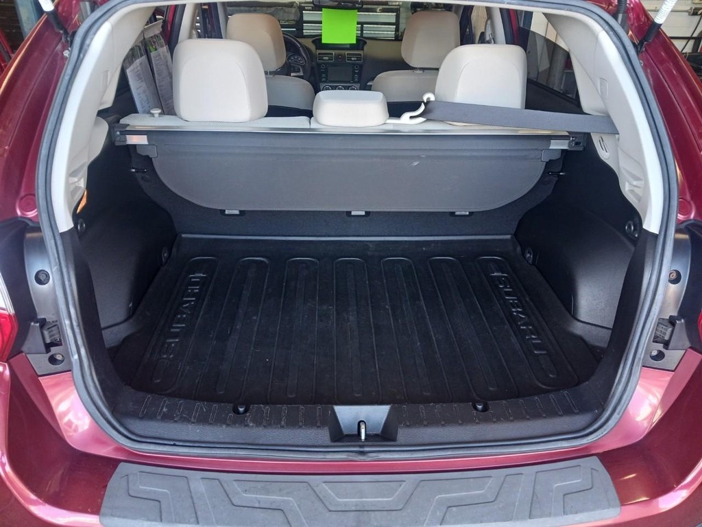 Subaru Crosstrek Vehicle Full-screen Gallery Image 06