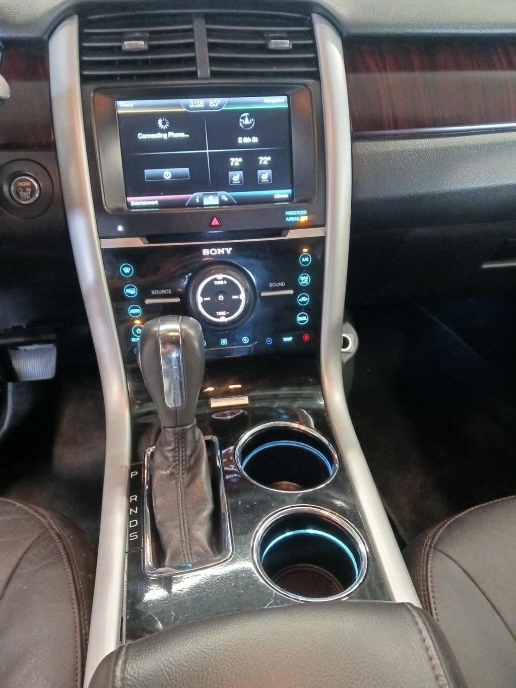 Ford Edge Vehicle Full-screen Gallery Image 05