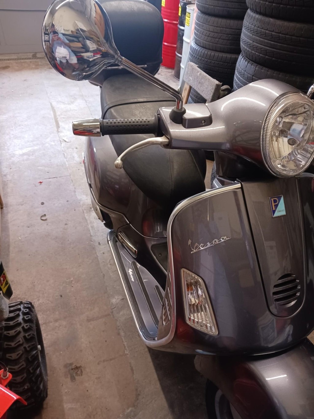 Other Vespa Granturismo Vehicle Full-screen Gallery Image 06