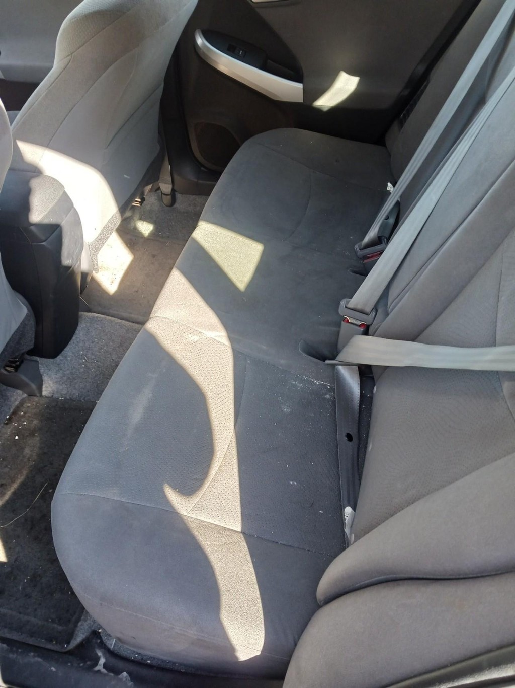 Toyota Prius Vehicle Full-screen Gallery Image 06