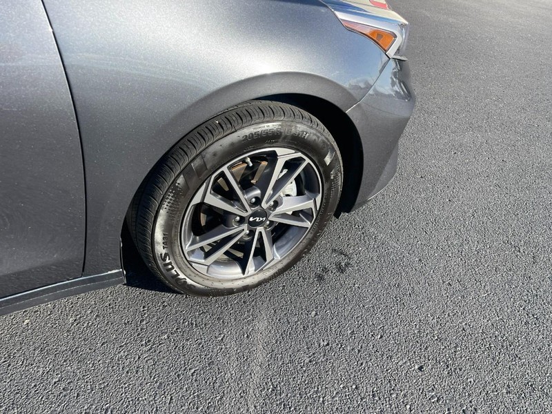 Kia Forte Vehicle Image 07