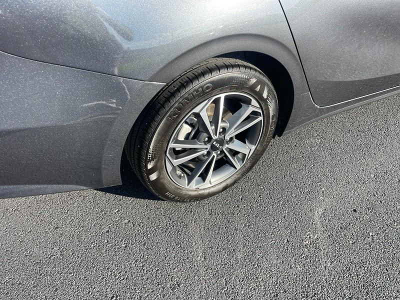 Kia Forte Vehicle Image 08