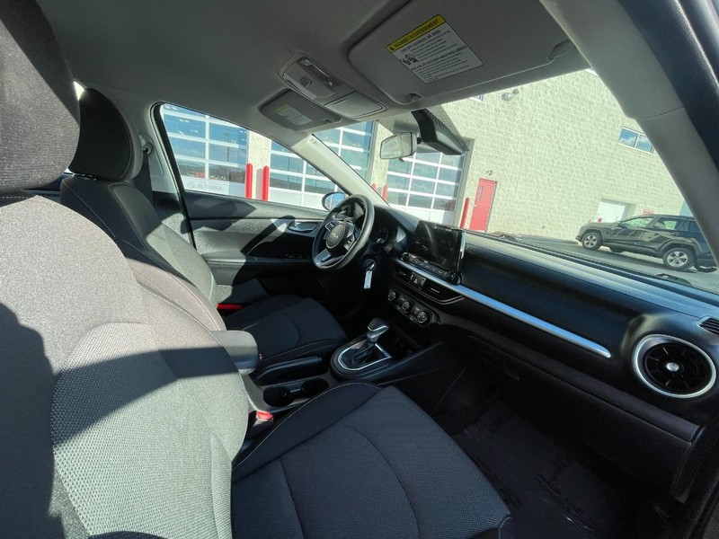 Kia Forte Vehicle Image 10