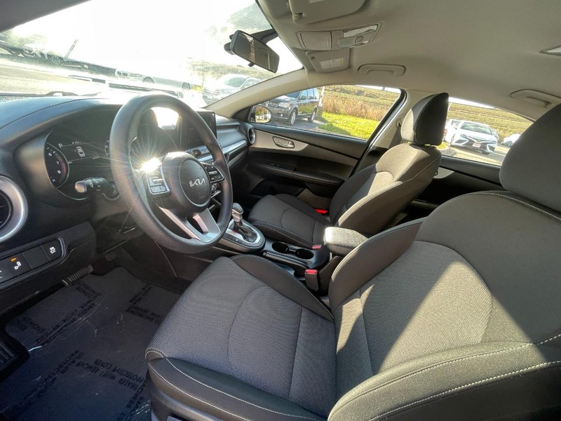 Kia Forte Vehicle Image 14