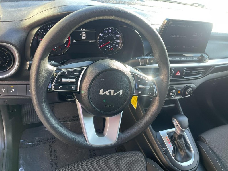 Kia Forte Vehicle Image 17