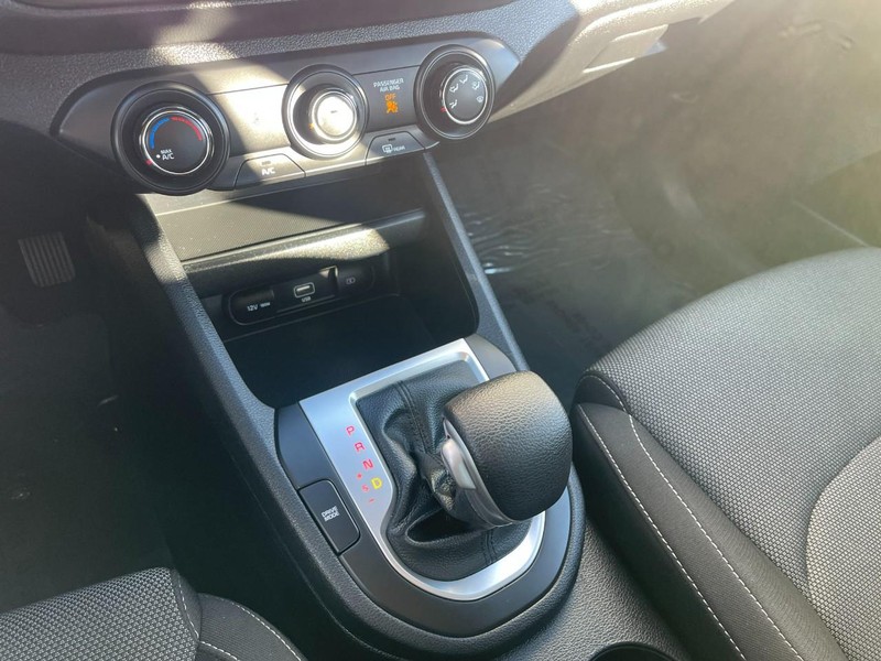 Kia Forte Vehicle Image 22