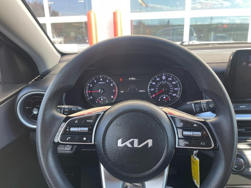 Kia Forte Vehicle Image 26