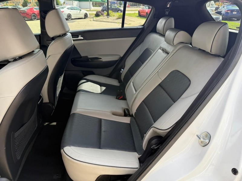 Kia Sportage Vehicle Image 11
