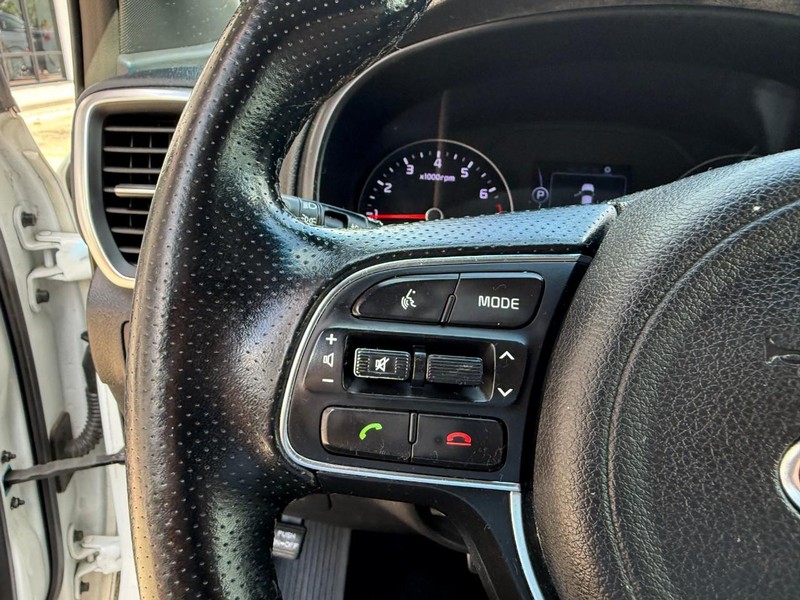 Kia Sportage Vehicle Image 20