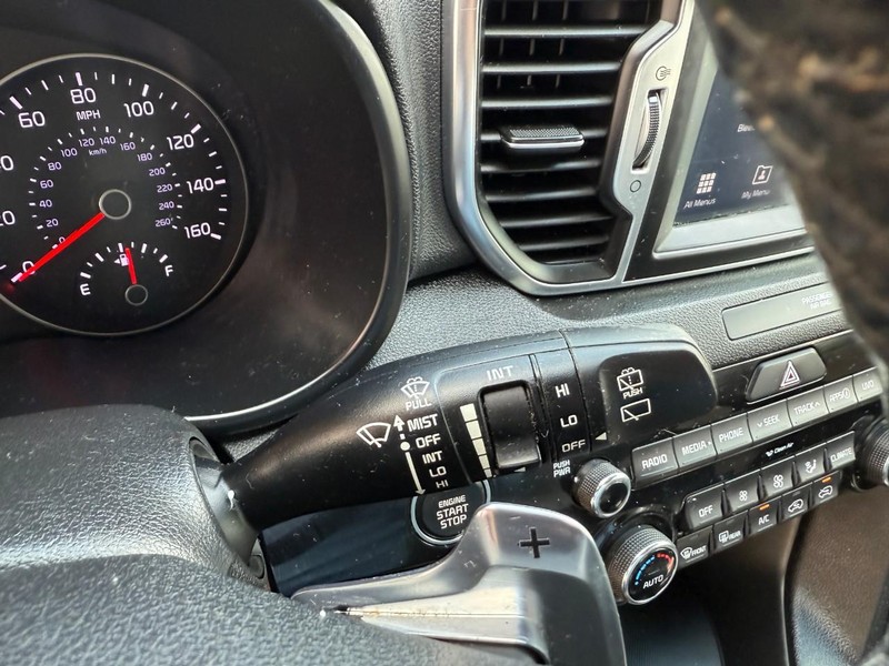 Kia Sportage Vehicle Image 22