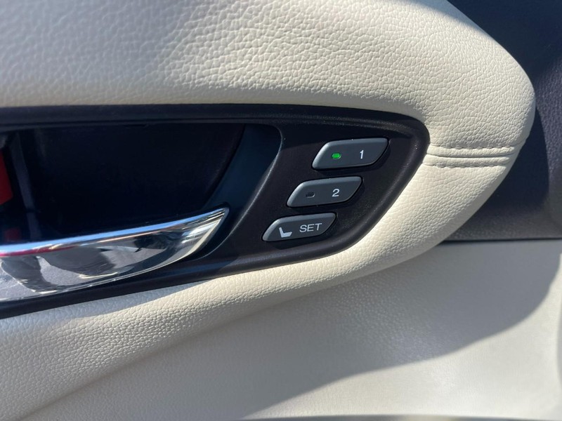 Acura RDX Vehicle Image 23