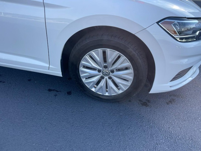 Volkswagen Jetta Vehicle Image 07