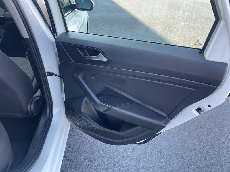 Volkswagen Jetta Vehicle Image 13