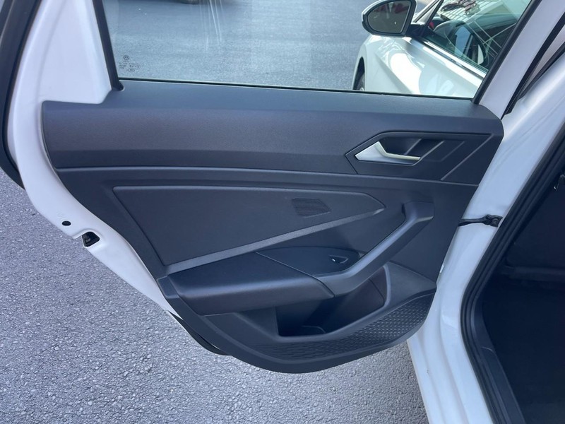 Volkswagen Jetta Vehicle Image 16