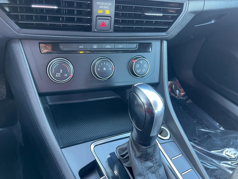 Volkswagen Jetta Vehicle Image 23