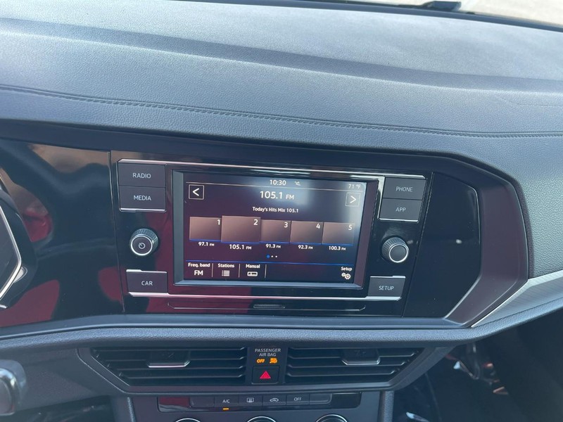 Volkswagen Jetta Vehicle Image 24