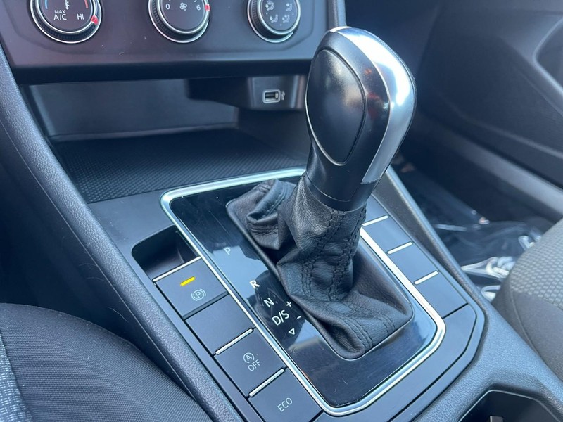 Volkswagen Jetta Vehicle Image 26