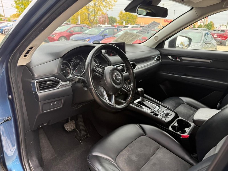 Mazda CX-5 Vehicle Image 10