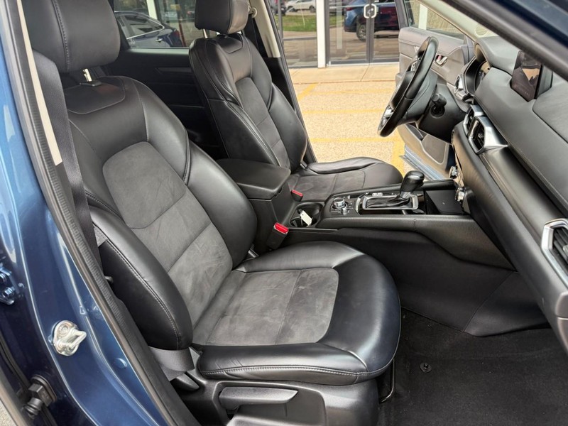 Mazda CX-5 Vehicle Image 16