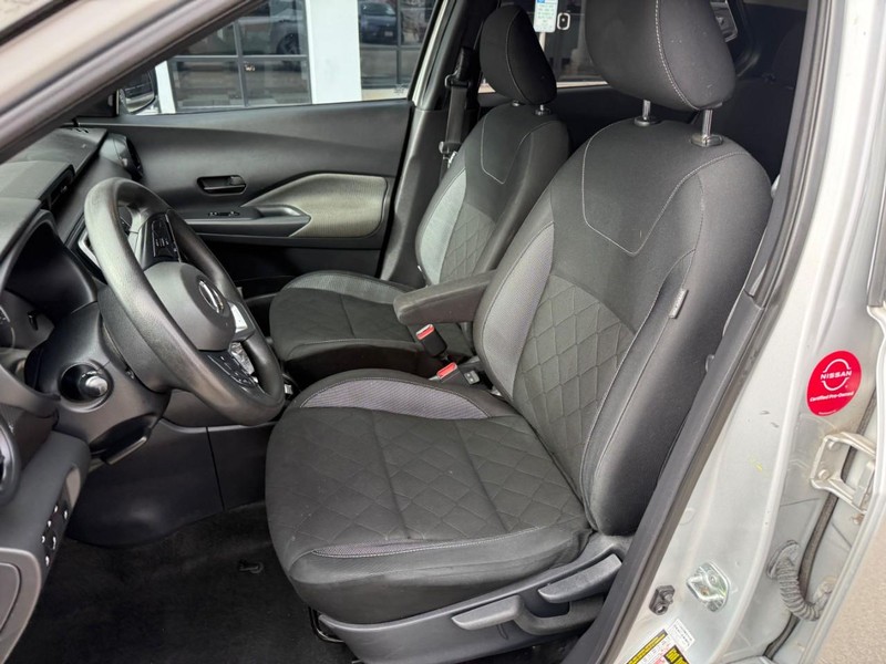 Nissan Kicks Vehicle Image 09