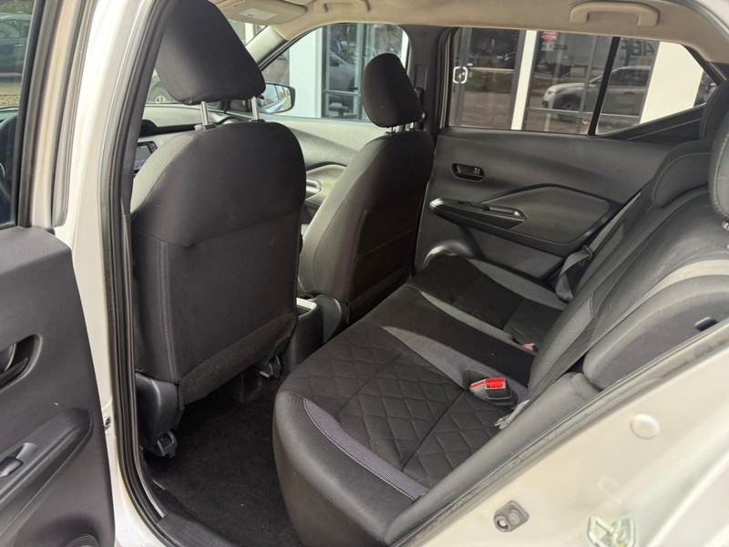 Nissan Kicks Vehicle Image 12