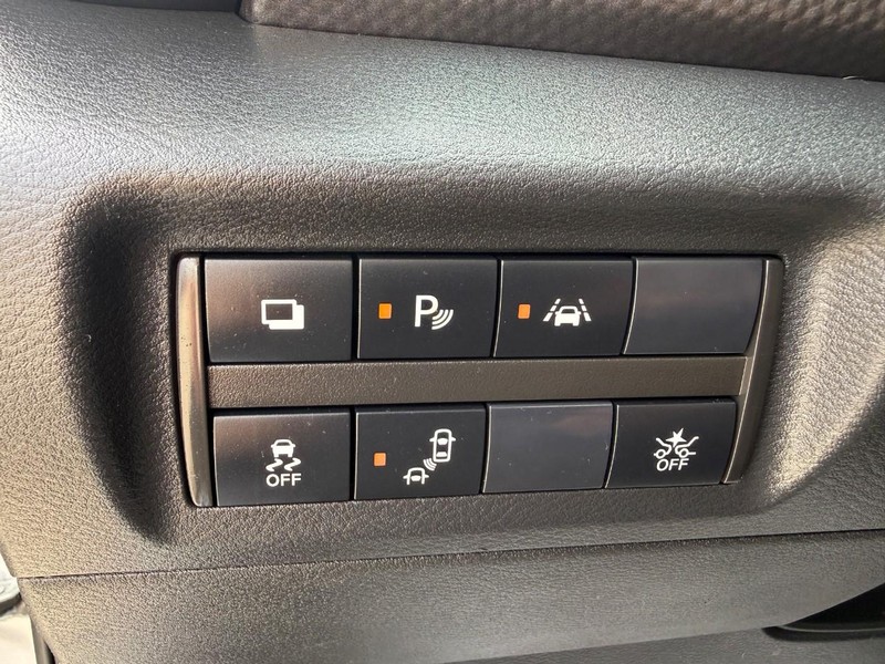 Nissan Kicks Vehicle Image 18