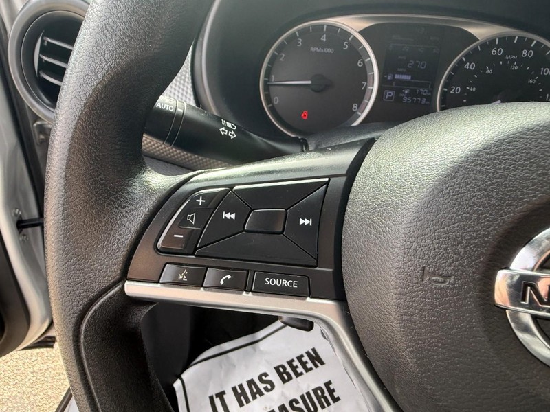 Nissan Kicks Vehicle Image 20