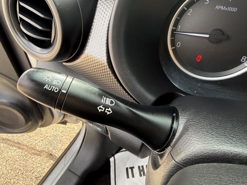 Nissan Kicks Vehicle Image 21