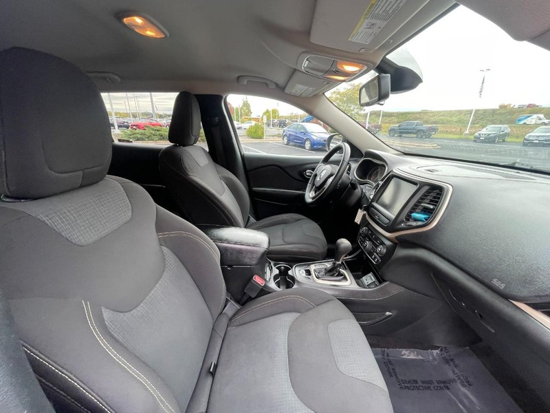 Jeep Cherokee Vehicle Image 07