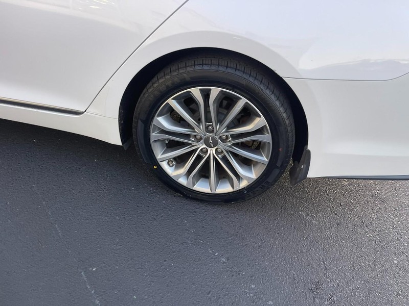 Genesis G80 Vehicle Image 05