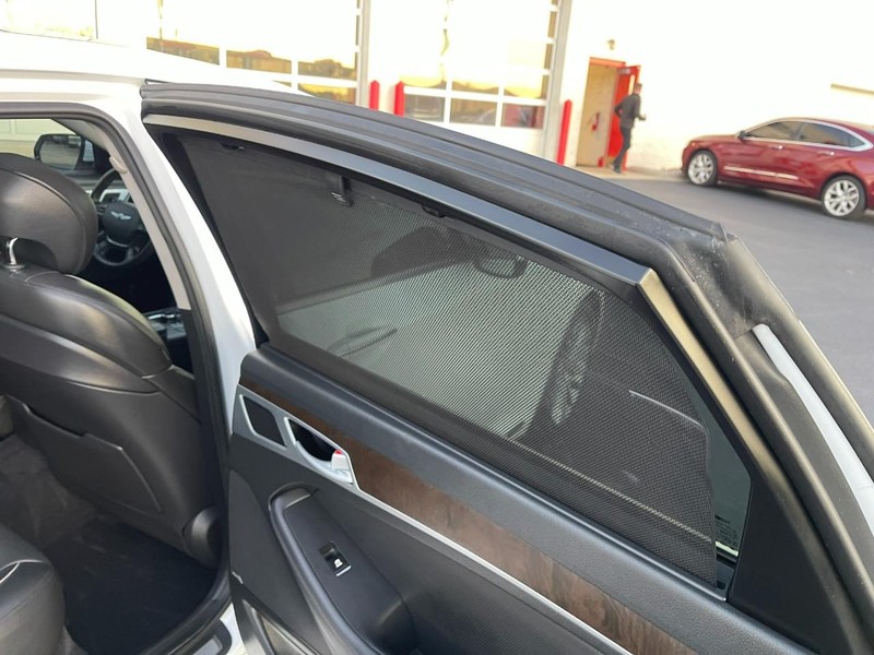 Genesis G80 Vehicle Image 16